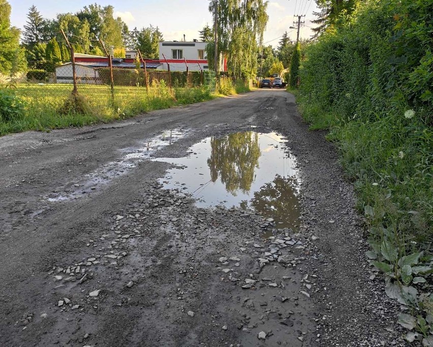 Kolejne ulice zyskają nową nawierzchnię. Remonty dróg na Andrzejowie. ZDJĘCIA