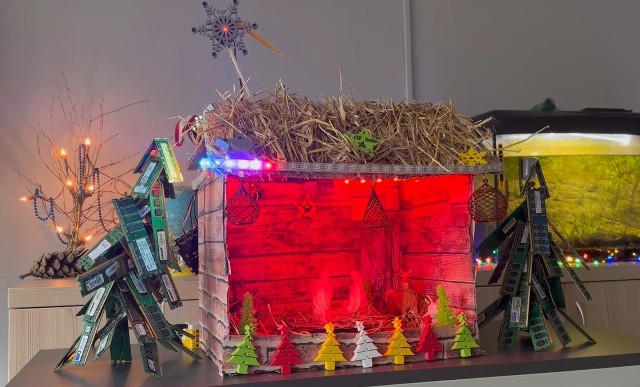 Uczniowie z Publicznej Szkoły Podstawowej w Kietlinie przygotowali informatyczną szopkę bożonarodzeniową