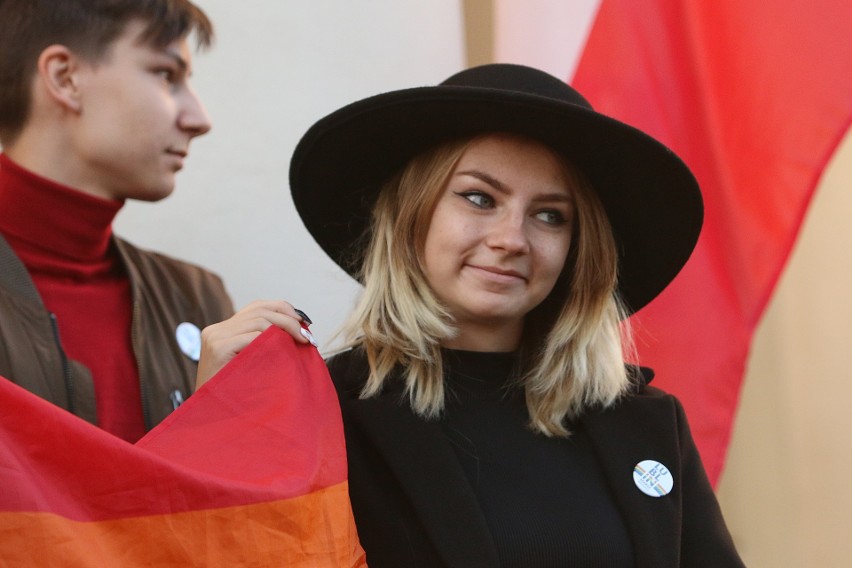 Demonstracja przeciwko próbie zakazania Marszu Równości w Lublinie (ZDJĘCIA, WIDEO)