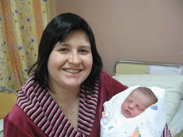 Katarzynę Wujciów i malutką Lenę z Białkowa odwiedziliśmy kilka godzin po porodzie.
