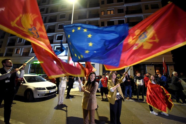 Nieoficjalne wyniki drugiej tury wyborów prezydenckich w Czarnogórze wskazują na wygraną 37-letniego Jakova Milatovića z ugrupowania Europa Teraz