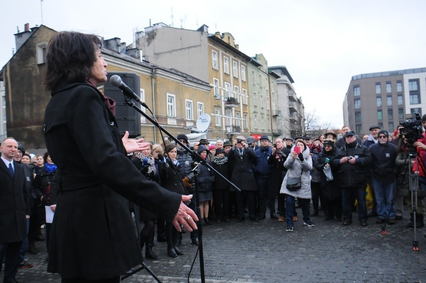 Ulicami Krakowa przeszedł Marsz Pamięci [WIDEO, ZDJĘCIA]