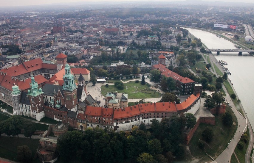 Kraków. W środę w południe zabije Dzwon Zygmunta i dzwony w kościołach. Arcybiskup Marek Jędraszewski apeluje o modlitwę 