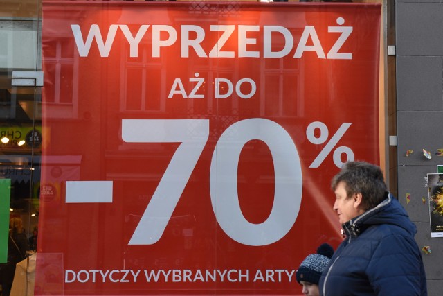 Reklamy wieszczące wysokie przeceny kuszą klientów