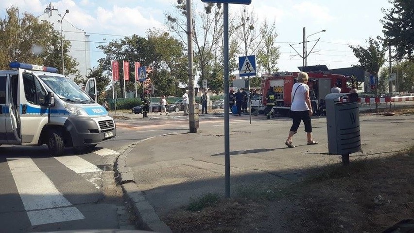 Wypadek na Ślężnej. Volkswagen wjechał w daewoo. Wielkie korki (ZDJĘCIA)