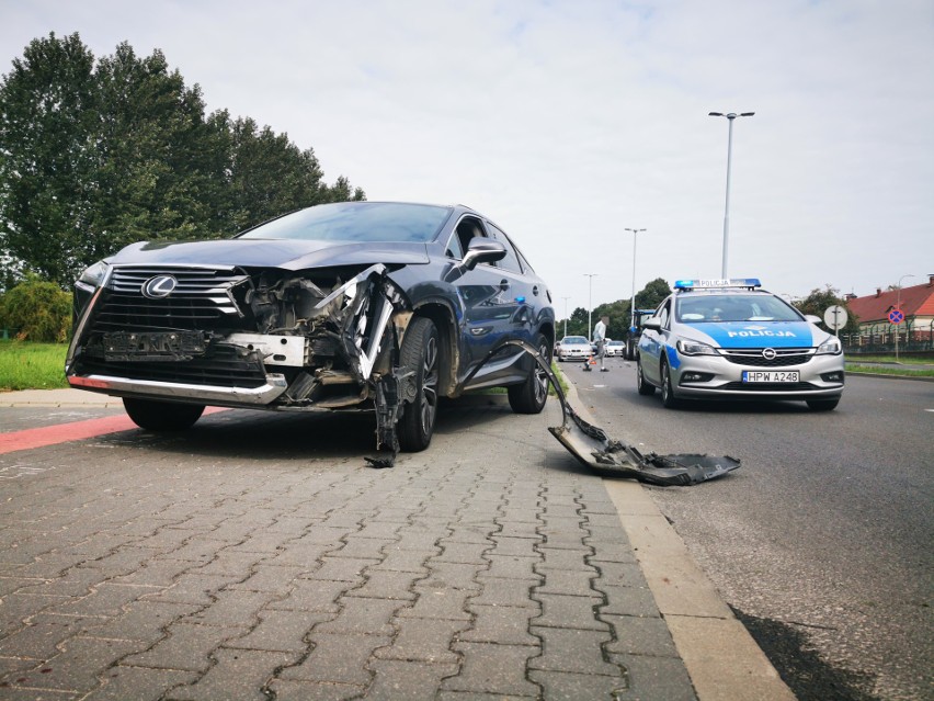 Wypadek na ulicy 4 Marca w Koszalinie. Auto zderzyło się z