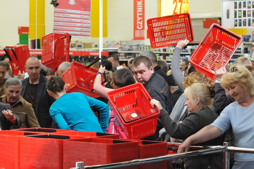 Tłum na otwarciu Auchan w Centrum Handlowym Rondo w Bydgoszczy [zdjęcia]