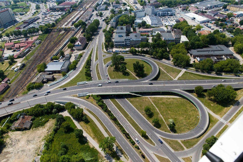 Najczęstszą przyczyną wypadków jest niedostosowanie...