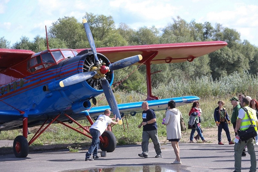 Fly Day w Dąbiu. Zobaczcie relację z lotniczego pikniku [ZDJĘCIA, WIDEO] 