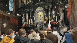 105. rocznica odzyskania niepodległości na Jasnej Górze. Paulini i pielgrzymi odśpiewali Mazurka Dąbrowskiego [VIDEO]