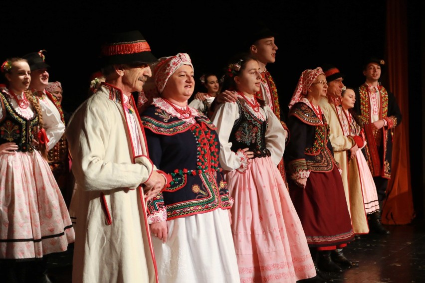 Lachy tańcem oczarowały Sądeczan. Rewelacyjny koncert zespołu nazywanego ambasadorem sądeckiego folkloru