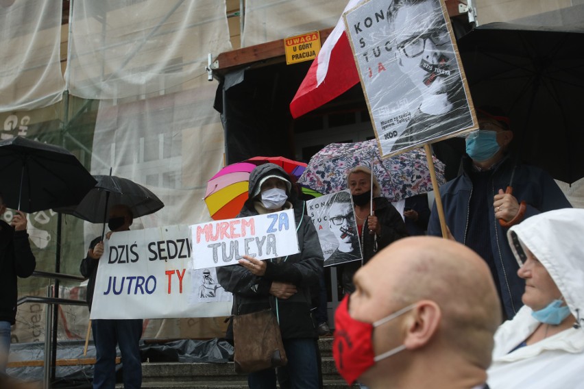 W poniedziałek w całej Polsce odbyły się protesty "Dziś...