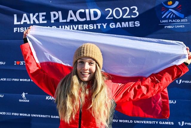 Srebrny medal Igi Wojtasik (łyżwiarstwo szybkie) to jeden z trzech krążków, jakie Biało-Czerwoni wywalczyli podczas trwającej zimowej Uniwersjady w Lake Placid.