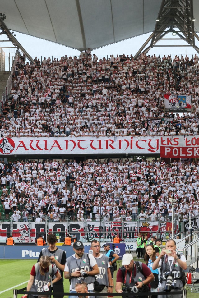 Kibice ŁKS na stadionie Legii