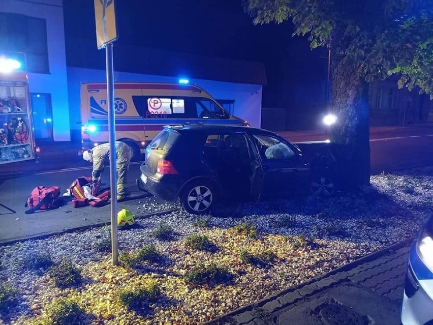 W pojeździe w chwili wypadku znajdowały się trzy osoby