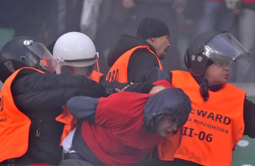 Do kolejnych burd z udziałem pseudokibiców Legii doszło...