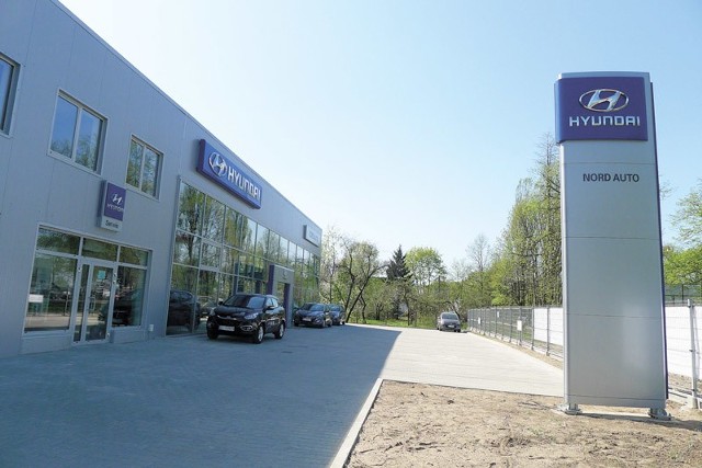Rośnie konkurencja na białostockim rynku motoryzacyjnym. Punkt dealerski Hyundaia, prowadzony przez spółkę Nord Auto (na zdjęciu), znajduje się naprzeciwko innego salonu i serwisu tej marki, czyli firmy Spectrum.