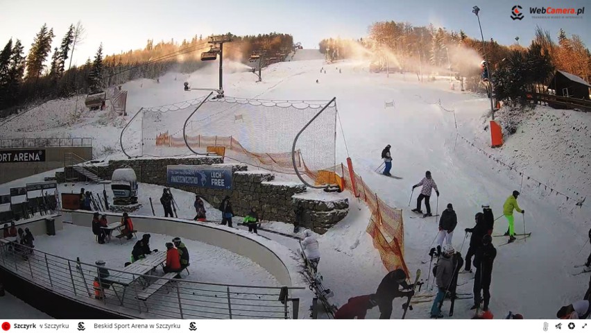 Beskid Sport Arena. Narciarze podczas przedpołudniowych...