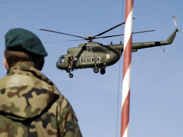 Na Baltyku i poligonie ośrodka szkolenia wojsk lotniczych w trwają wielkie cwiczenia marynarki wojennej, lotnictwa i wojsk lądowych - Anakonda 2010.