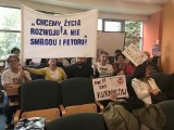 Protest na sesji w Jastrzębiu. Mieszkańcy nie chcą kurnika ZDJĘCIA
