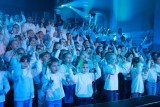 Wielki koncert u Jezuitów. Ponad 300 dzieci zaśpiewało z Mocnymi w Duchu ZDJĘCIA