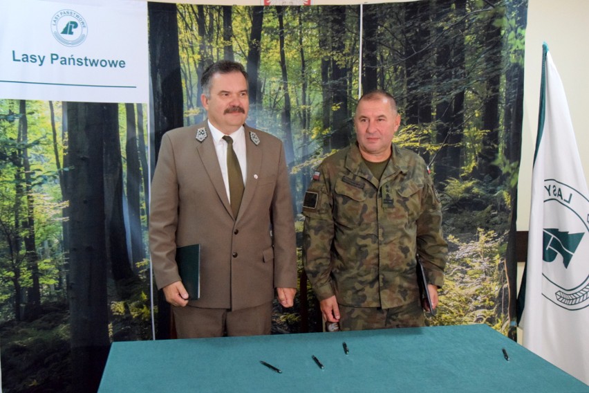 Żołnierze będą ćwiczyć w naszych lasach. Porozumienie pomiędzy 10. Świętokrzyską Brygadą Obrony Terytorialnej a Lasami Państwowymi