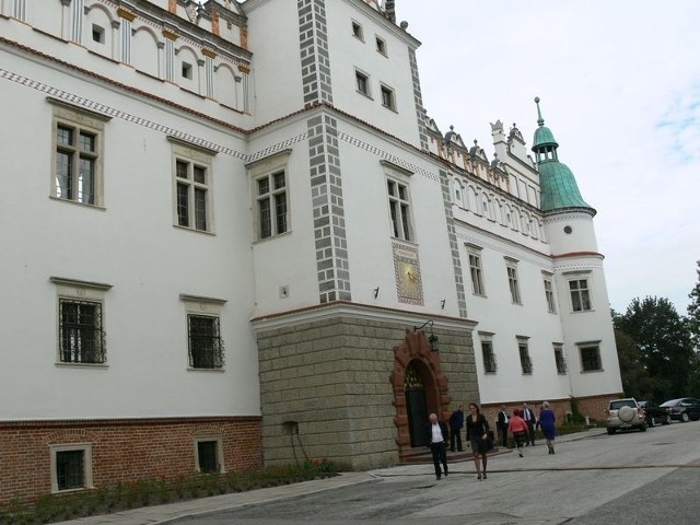 W obronie zamku w Baranowie Sandomierskim wypowiedzieli się radni województwa podkarpackiego i Zarząd Regionu "Solidarności&#8221; ze Stalowej Woli.