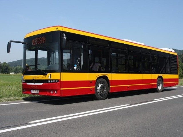 Tak prezentuje się 12-metrowy autobus proponowany przez sanockiego Autosana.