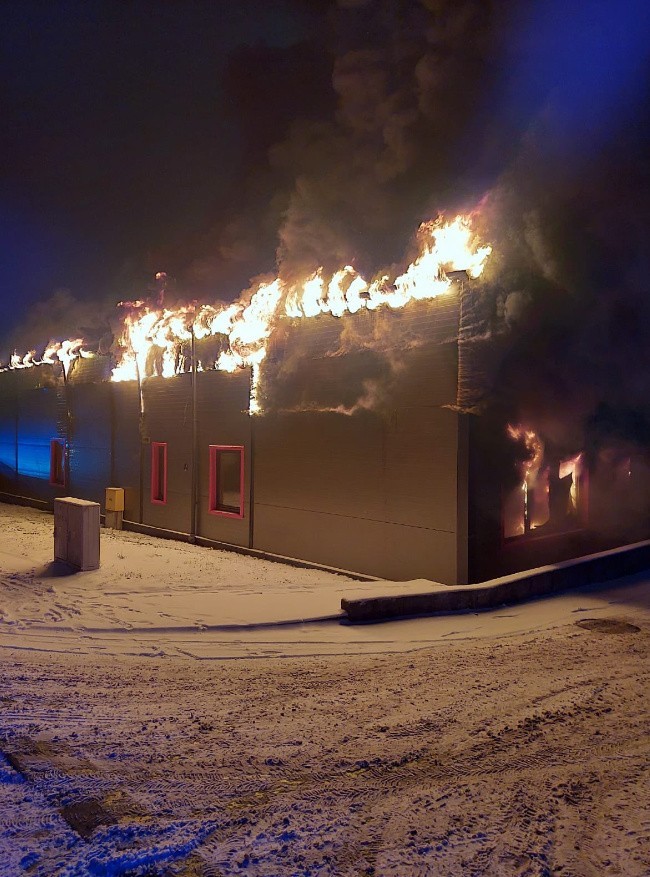 Pożar stacji kontroli pojazdów na ul. Biegańskiego 41. Na...