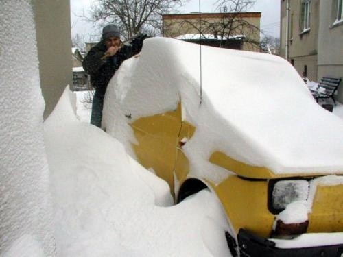 Fot. Archiwum: Zima zawsze zaskakuje kierowców, chociaż wiadomo, że nastąpi.
