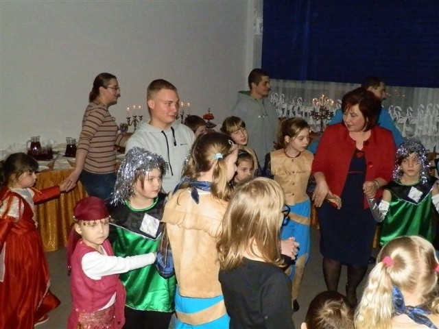 W zabawie brali udział podopieczni Ośrodka Rehabilitacji dla Dzieci i Młodzieży Niepełnosprawnej w Przasnyszu