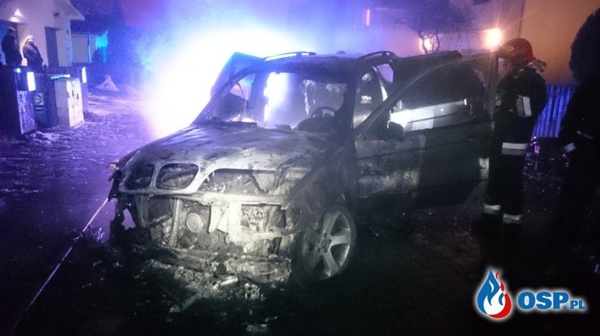 Pożar samochodu w podwrocławskim Smolcu