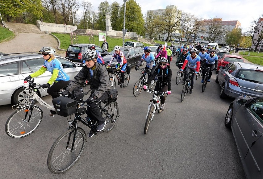 100 rowerzystów wyruszyło ze Szczecina do Ystad [zdjęcia]