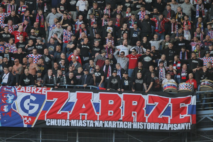 Kibice Górnika Zabrze na wyjazdowym meczu z Lechem Poznań 7...