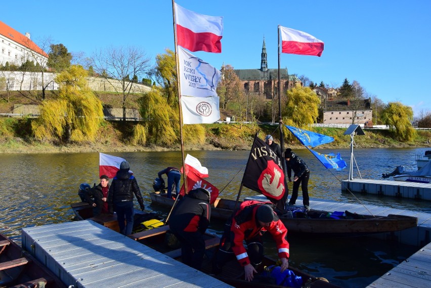 Na  łodziach uczcili Narodowe Święto Niepodległości [ZDJĘCIA]