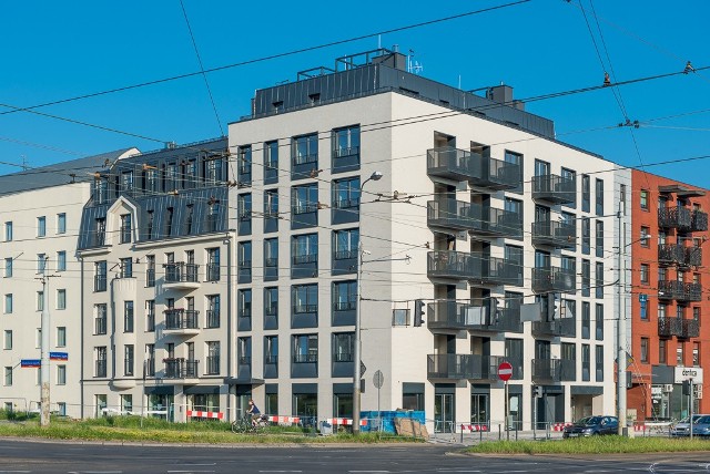 Kompleks Jagiełły 6 ze starannie odrestaurowaną fasadą-wizytówką niewątpliwie można nazwać architektoniczną perełką Kępy Mieszczańskiej.