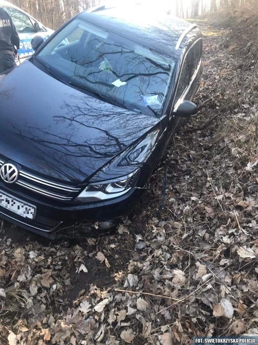 W Magierowie rozbił się samochód z uchodźcami spod Kijowa. Pomogli policjanci i przedsiębiorcy [ZDJĘCIA] 