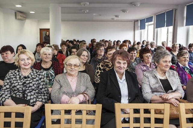 W sali ośrodka przy ulicy Żwirki i Wigury spotkały się we wtorek panie z całego powiatu pińczowskiego.