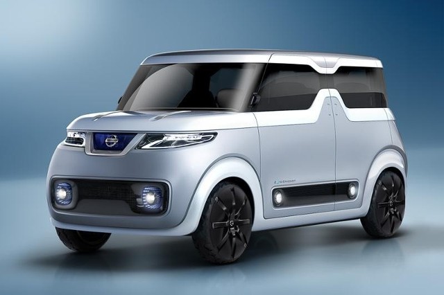 Nissan Teatro Concept to pudełkowaty pojazd o miejskim charakterze. Auto zwraca uwagę przede wszystkim oryginalną stylistyką. Wyróżnia się także brakiem słupka B, a tylne drzwi otwierane są „pod wiatr" / Fot. Nissan