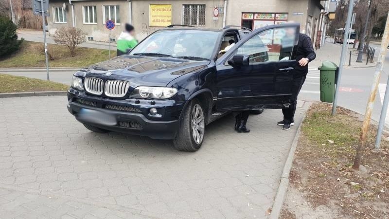 Nowy Sącz. Na ulicy Mickiewicza zderzyły się dwa samochody [ZDJĘCIA]