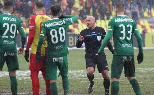 Szymon Marciniak na Suzuki Arenie