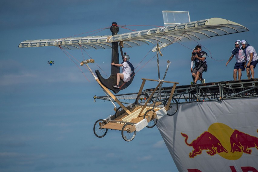 Kultowe wydarzenie powraca do Gdyni. Konkurs lotów Red Bull...