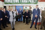 Powiatowe Targi Pracy i Umiejętności w Końskich odwiedziły setki osób. Szukały zarówno pracy, jak i szkoleń. Zobacz zdjęcia