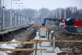 W Dąbrowie Górniczej wygodniej pojedziemy koleją. Będą nowe perony, tory, tunel, a potem nowoczesny dworzec kolejowy 