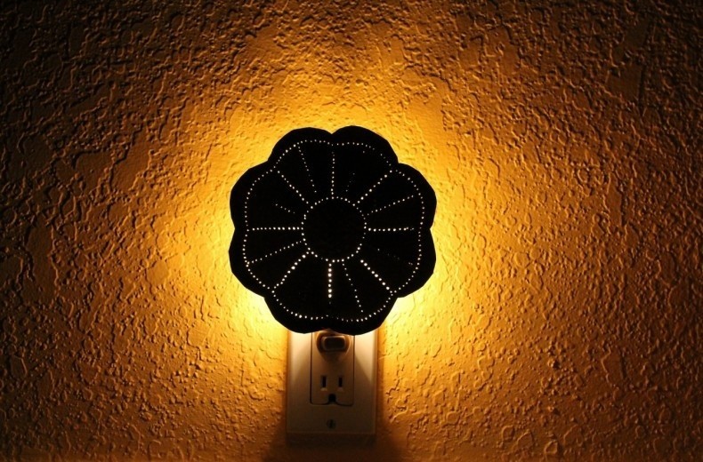 Lampka nocna wkładana do kontaktu to idealne rozwiązanie do...