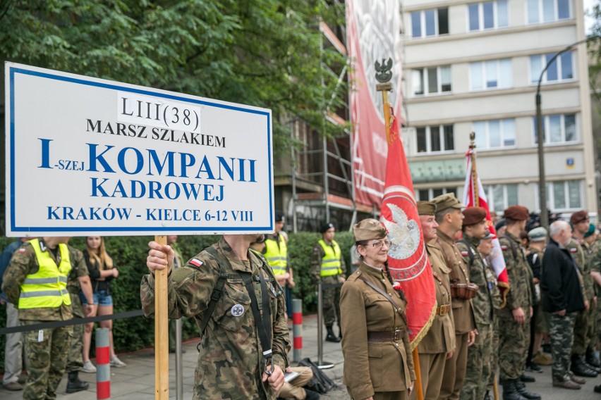 Kraków. Wymarsz Kadrówki, nowe odznaczenie państwowe i...