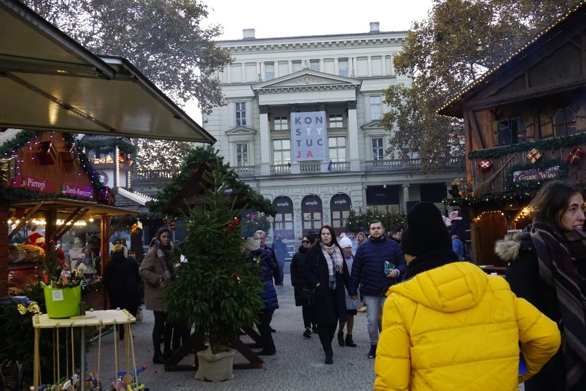 Jarmark na placu Wolności można odwiedzać do 21 grudnia w...