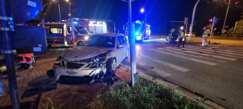 Wypadek w Łodzi. W zderzeniu samochodów na Trasie Górna została ranna kobieta. Zobacz zdjęcia