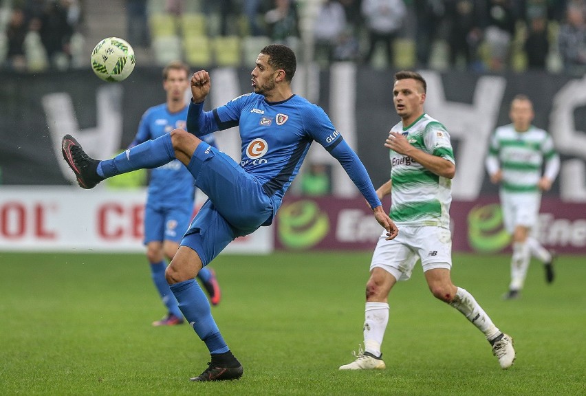 Lechia Gdańsk wygrała i pozostaje liderem! Świetni Sławomir Peszko i Flavio Paixao [ZDJĘCIA]