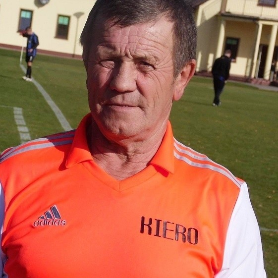 Józef Zieliński, znany wszystkim jako Kiero, ma 70 lat. Piłkę kochał od dziecka i - jak mówi - będzie nią żył do końca swoich dni